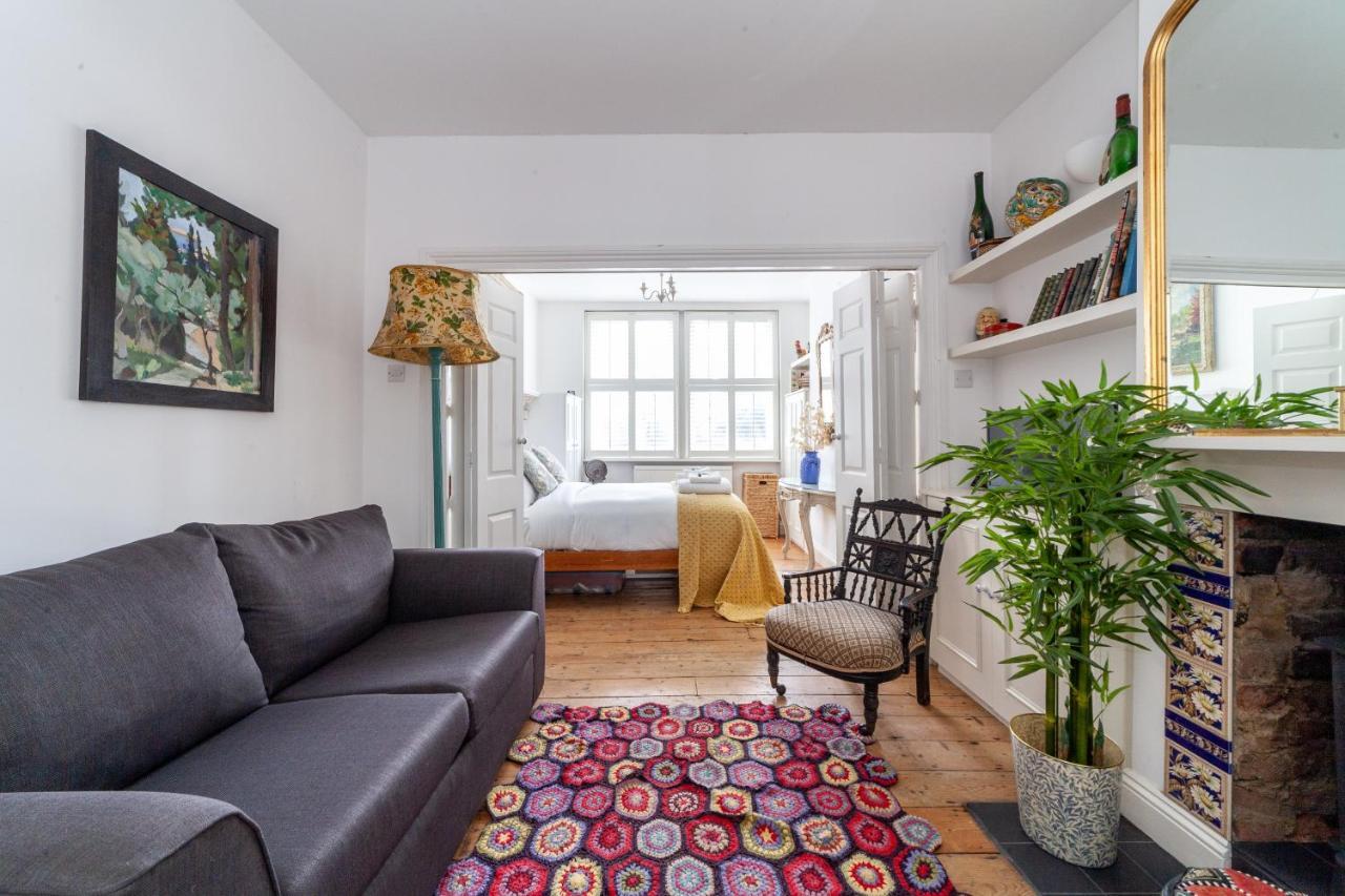 Charming And Spacious 1 Bedroom Flat In Battersea Apartment *